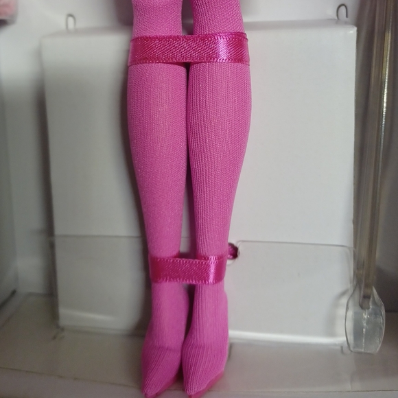 Barbie Signature Proudly Pink Genuine Silkstone Body Doll Mattel FXD50 KLL522 - Picture 6 of 16